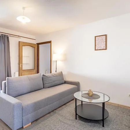 Close To Airport - Free Parking - Balcony - Simple Budapest