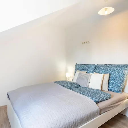 Apartamento Close To Airport - Free Parking - Balcony - Simple Budapest